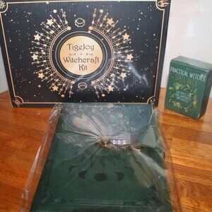 New in Box Witchcraft St Spell Cards Leather Locking Note Book Wicca